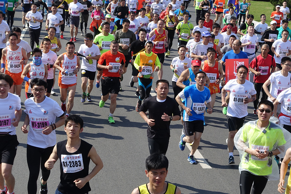 大连马拉松和南山半程马拉松哪个更受欢迎