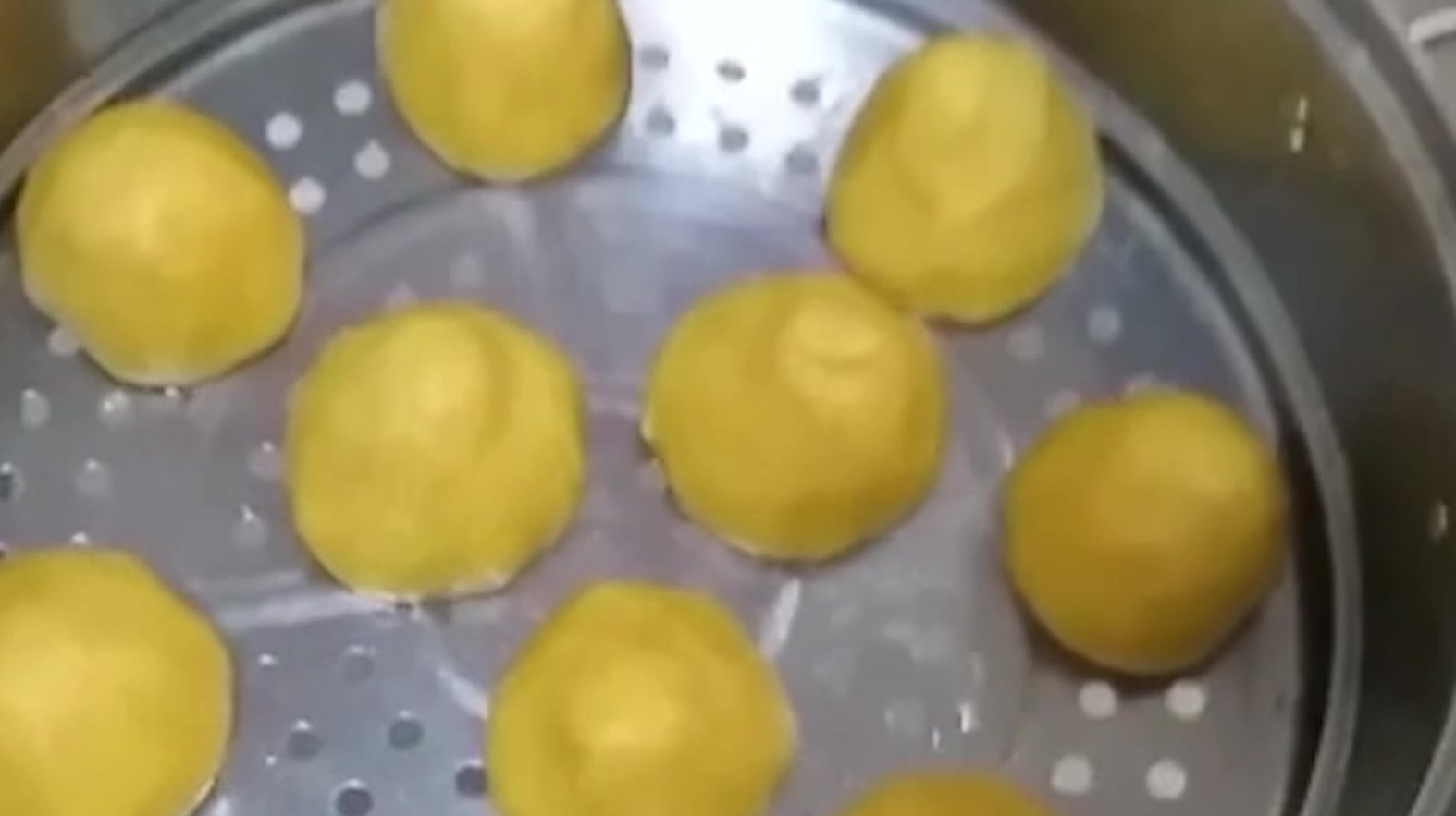 做窝窝头一定要用开水烫吗?学会这一点,做出来的窝窝头口感细腻