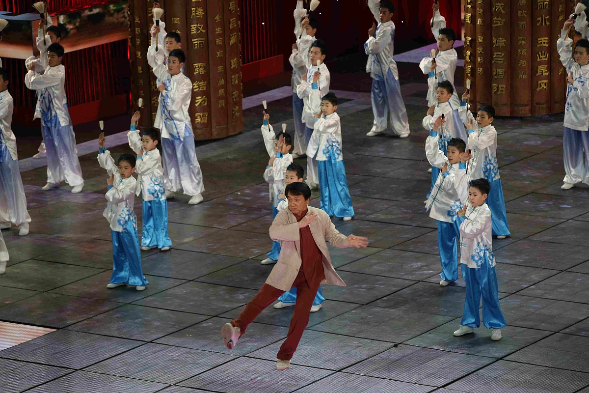 仿照鬼影杨间设计一个人物