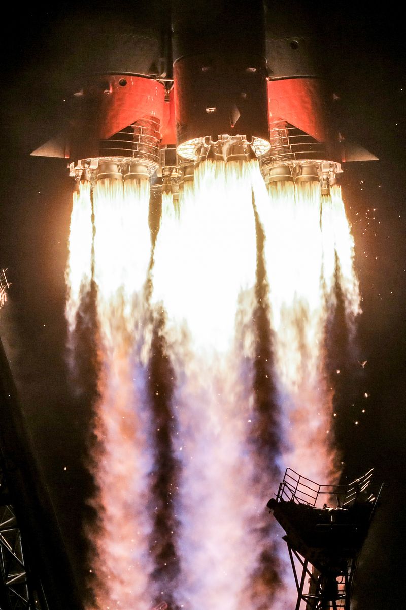 写一篇马斯克星舰发射失败 飞船遭遇猛烈的计划外解体的文章