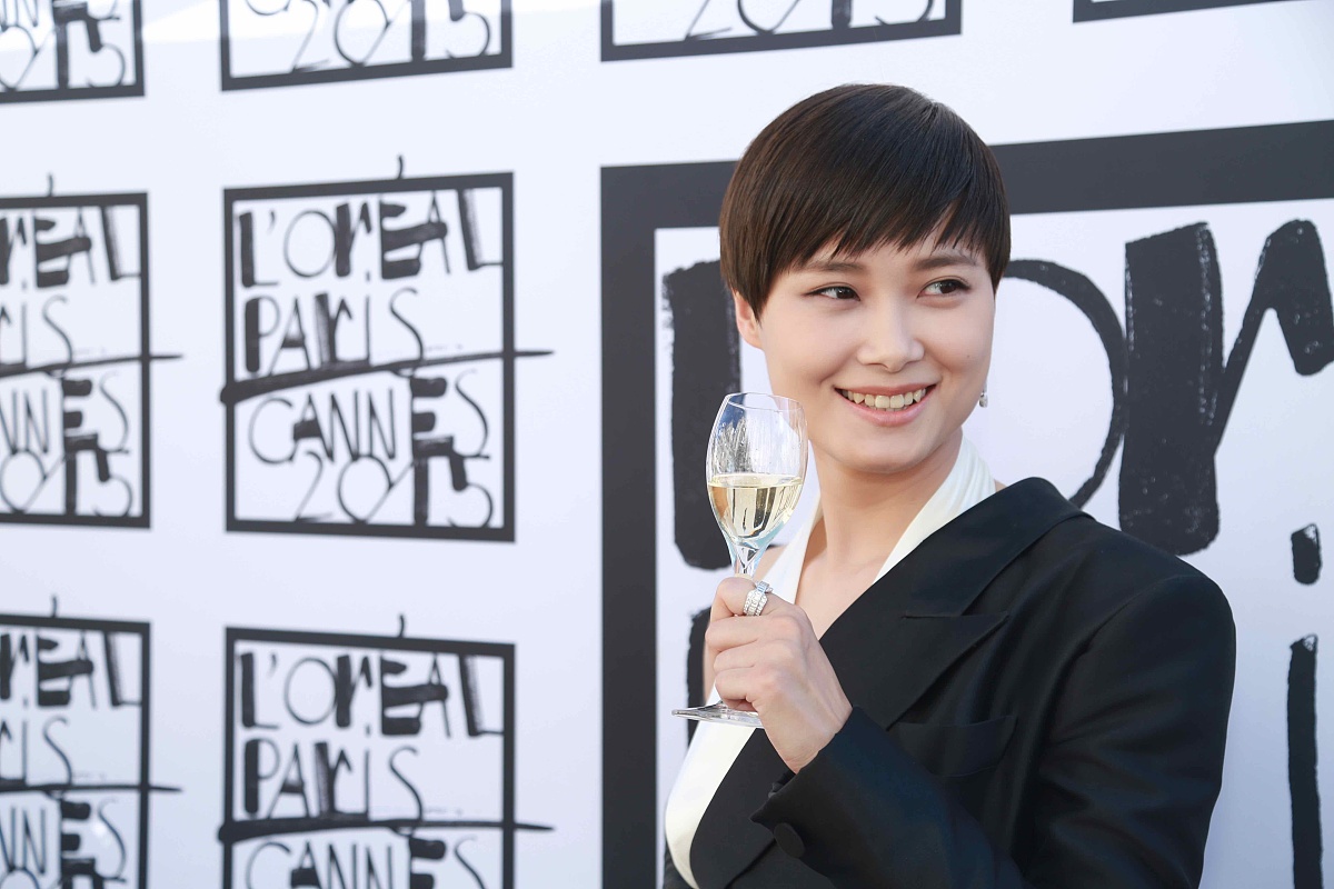 第68届戛纳国际<strong>电影</strong>节,李宇春准备亮相上电影《小王子》戛纳首映禾汉