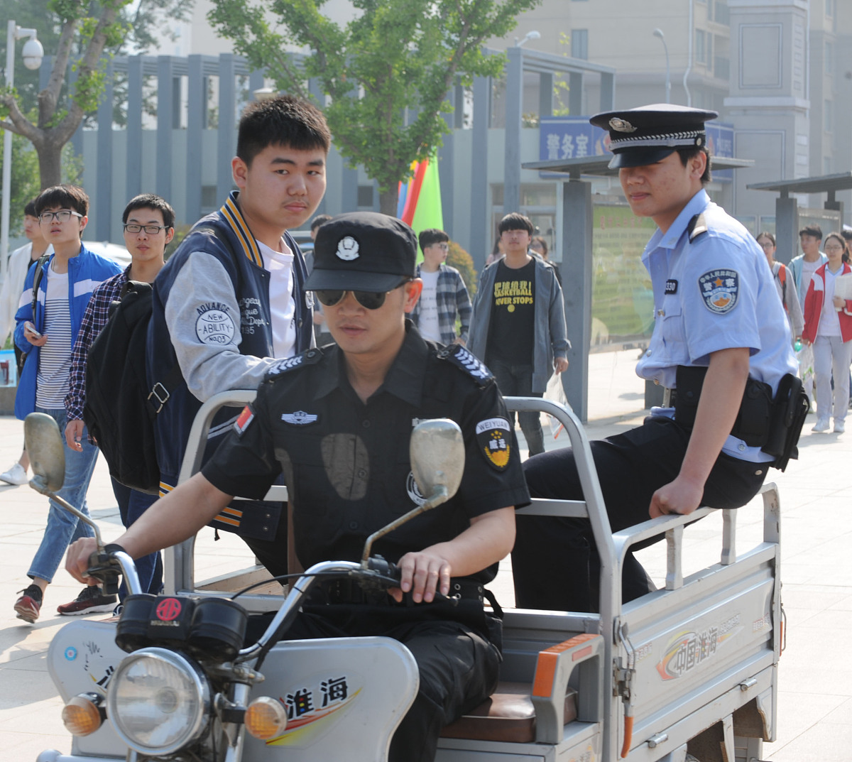 辅警：职责、挑战与发展 - 深入了解公安辅助力量