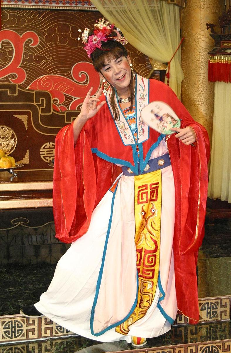 六帅哥男扮女装搞笑台视古装新戏+++_+++男扮女装,易装,易容,台视,古