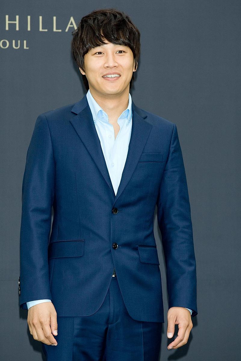 2012年4月13日,首尔,韩国女艺人全智贤13日下午在首尔新罗酒店举行了