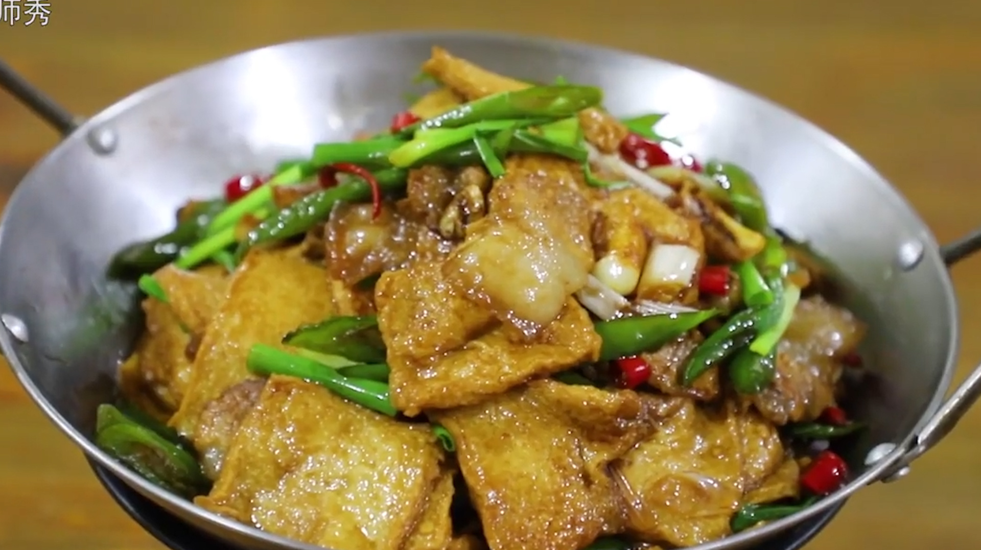 这菜在家自己做,好吃又实惠,不比饭店差,有荤有素,味道特别棒