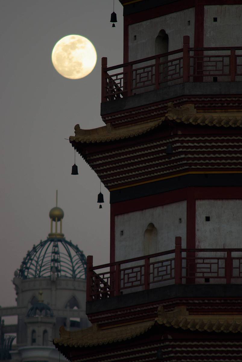 广寒宫建筑仙侠风文案包装给5个方案