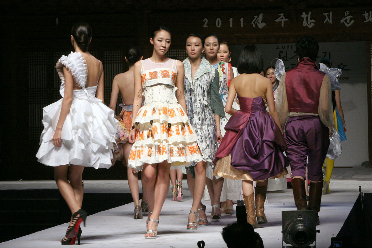 四川服装设计专业学校推荐：哪所大学最适合你？