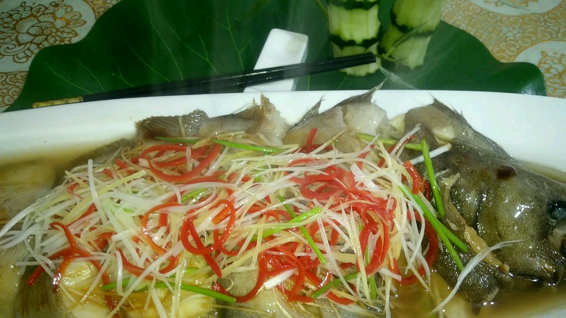 大厨在家做清蒸鲽鱼,成本75元,你还去酒店花几百吃吗。