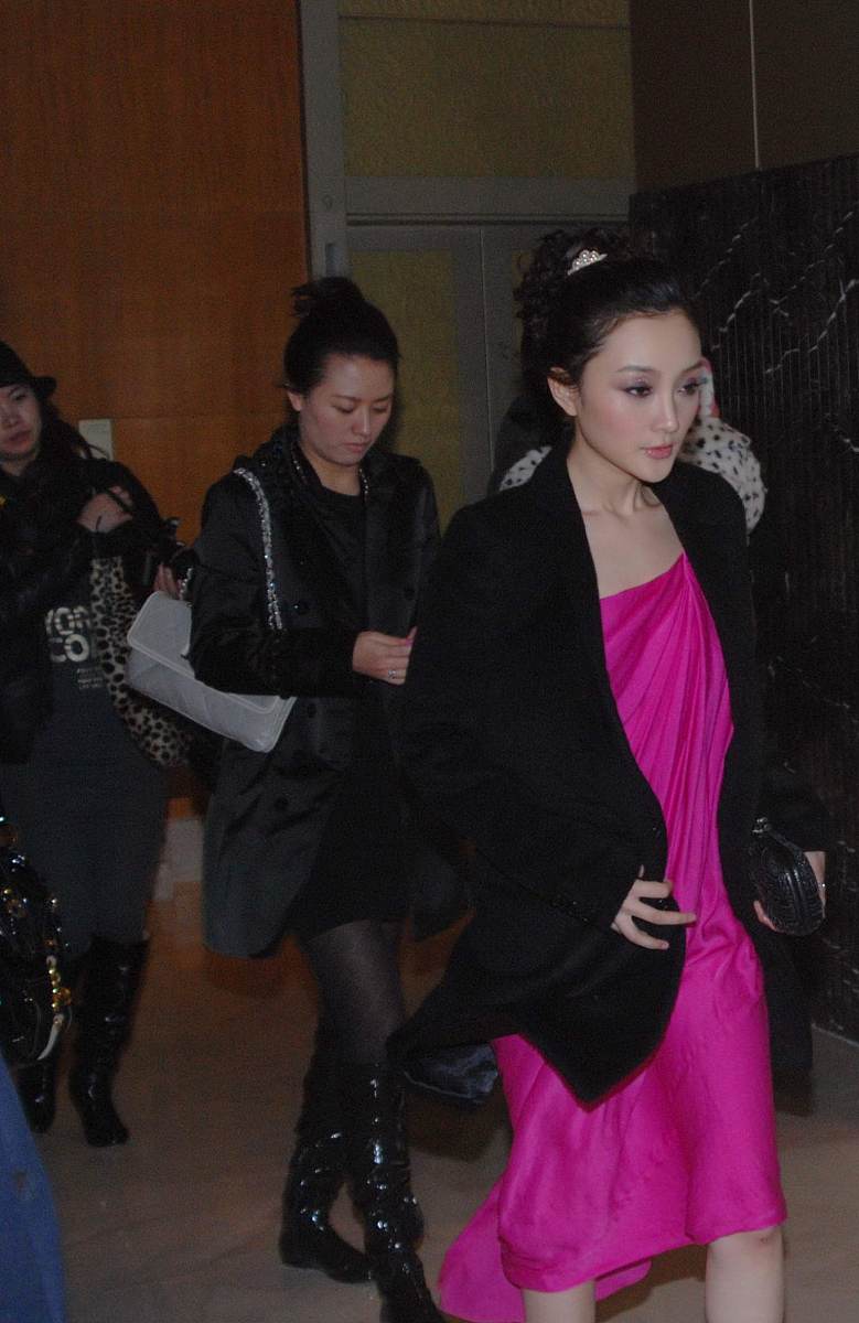2009年2月28日,上海,2009新娱乐慈善群星会颁奖晚会.***_***李小璐+++