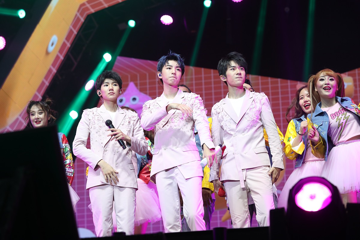 王俊凯：中国偶像歌手和演员