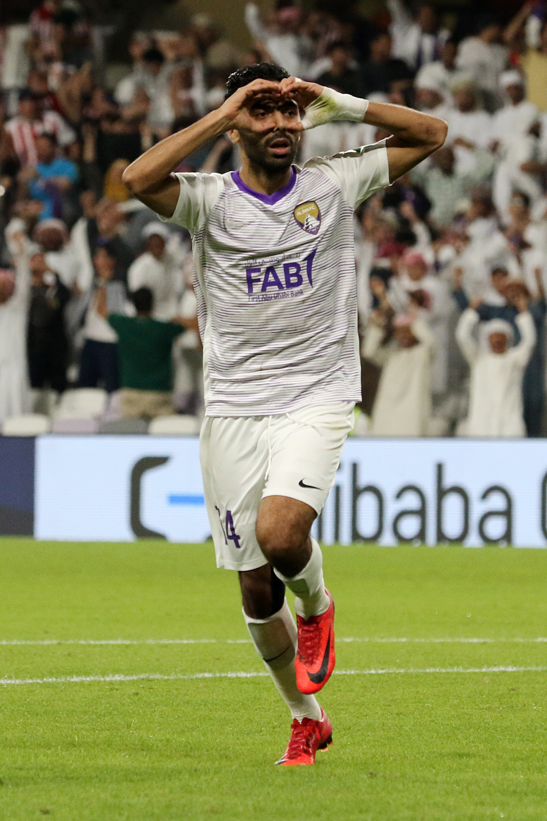 足球--世俱杯:阿联酋艾因晋级半决赛