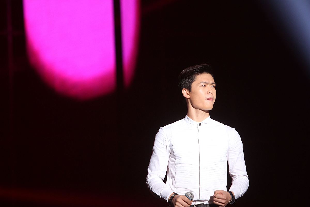 2013年10月26日,湖南宁乡,2013快乐男生赛后首场演唱会在湖南宁乡县百