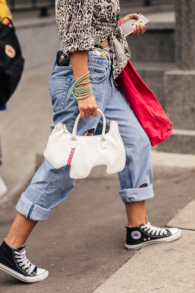 分析一下为什么潮流鞋子和潮流服装卖的好的原因