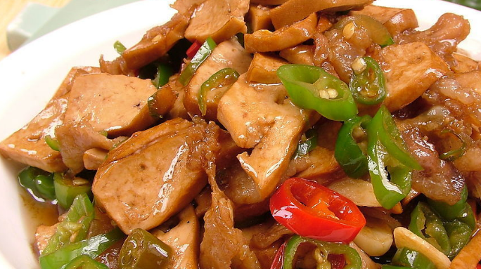 辣椒炒豆腐的家常做法,好吃有食欲,非常可口!