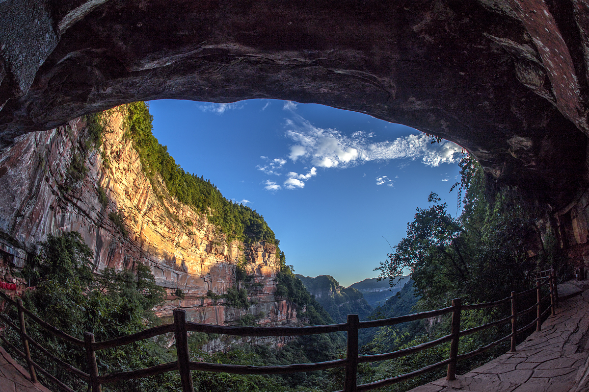 请编写一份关于农家乐经营的策划案3000字左右。