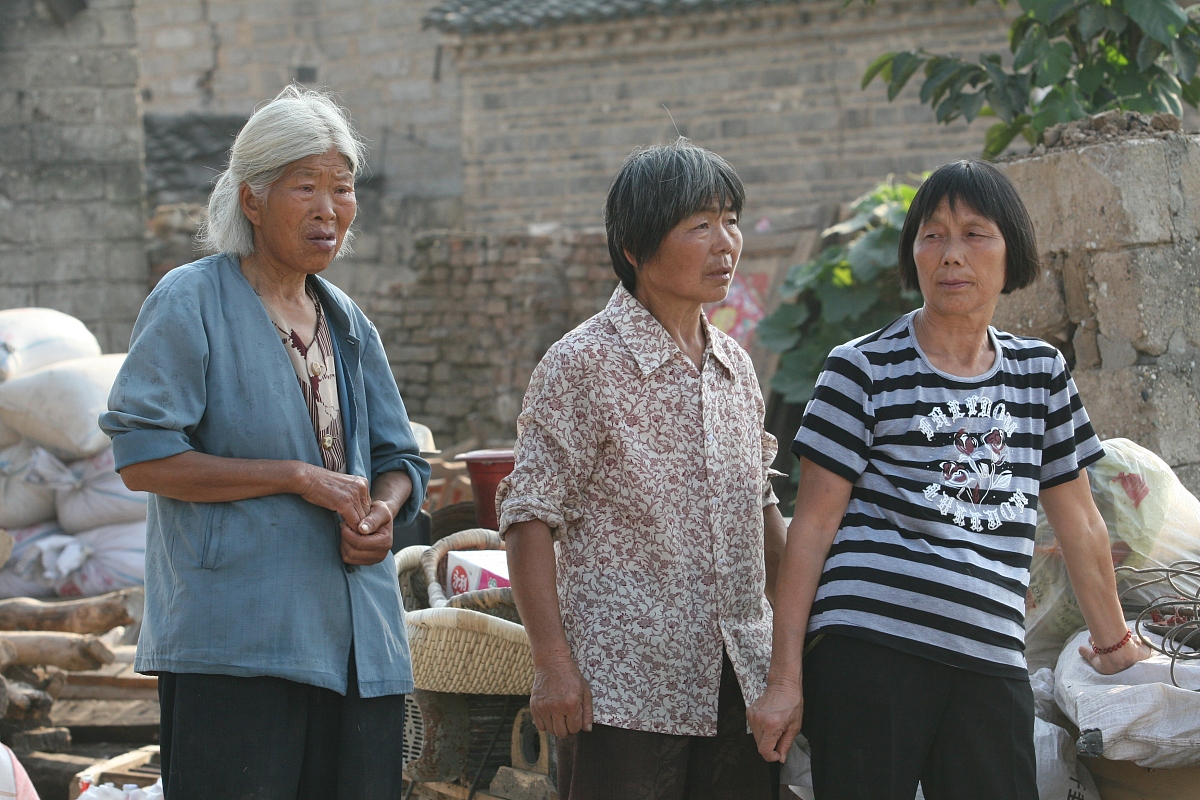 秋菊打官司》的故事以村长被拘留而告终试想村长回来以后乡村和乡村人会发生哪些变化写一个片段不少于300字