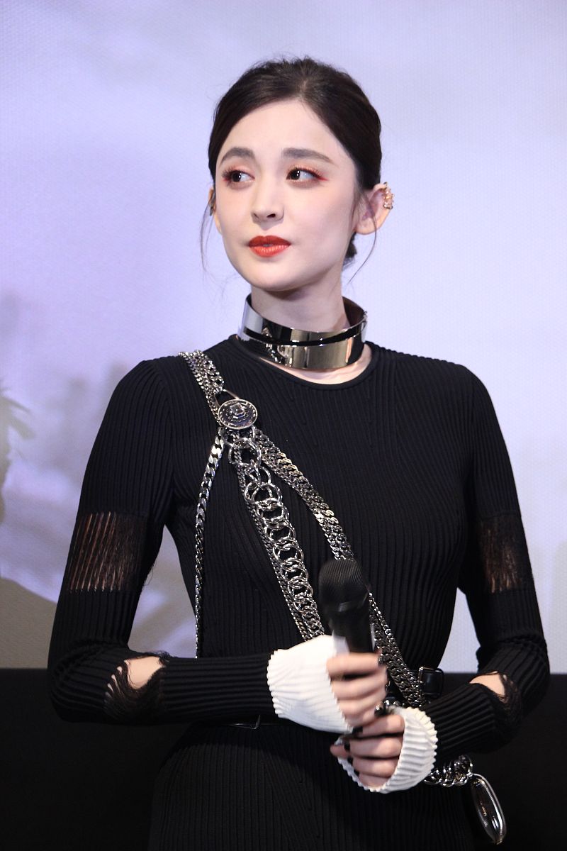 2019年7月18日,北京,古力娜扎出席《归还世界给你》媒体见面会.古力娜