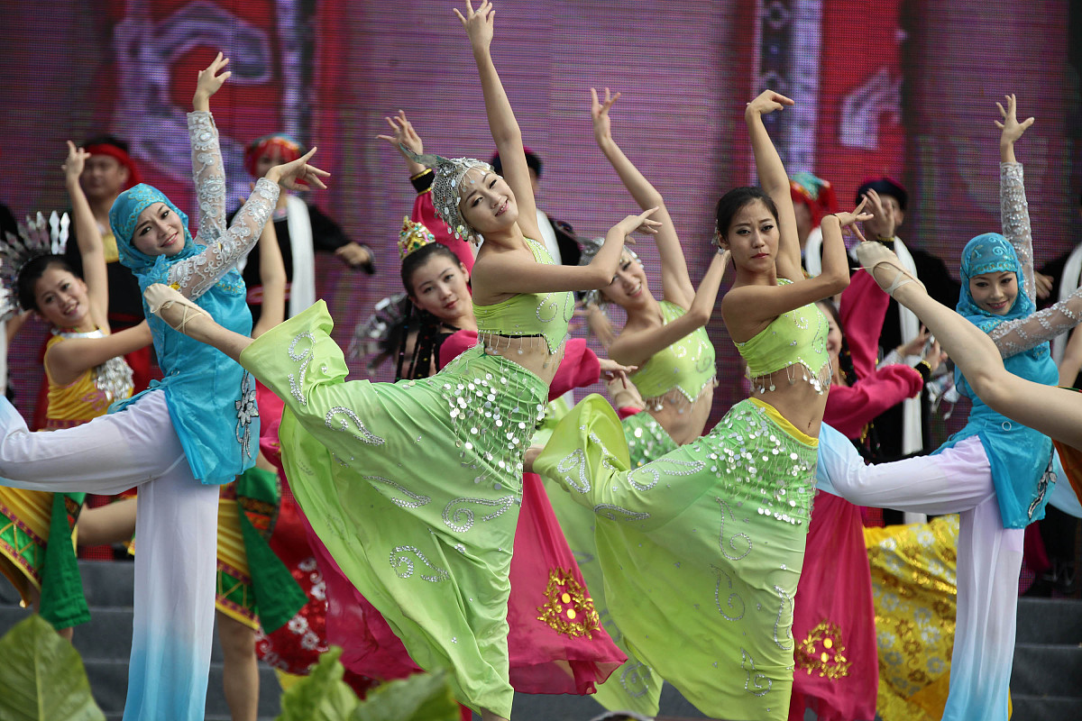 2012年8月23日,海南保亭七仙岭,2012年中国海南七仙温泉嬉水节举行.**