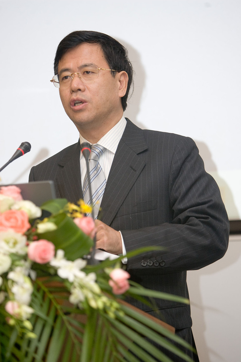 中国银监会纪委书记,中欧国际工商学院兼职教授王华庆 +++_+++王华庆