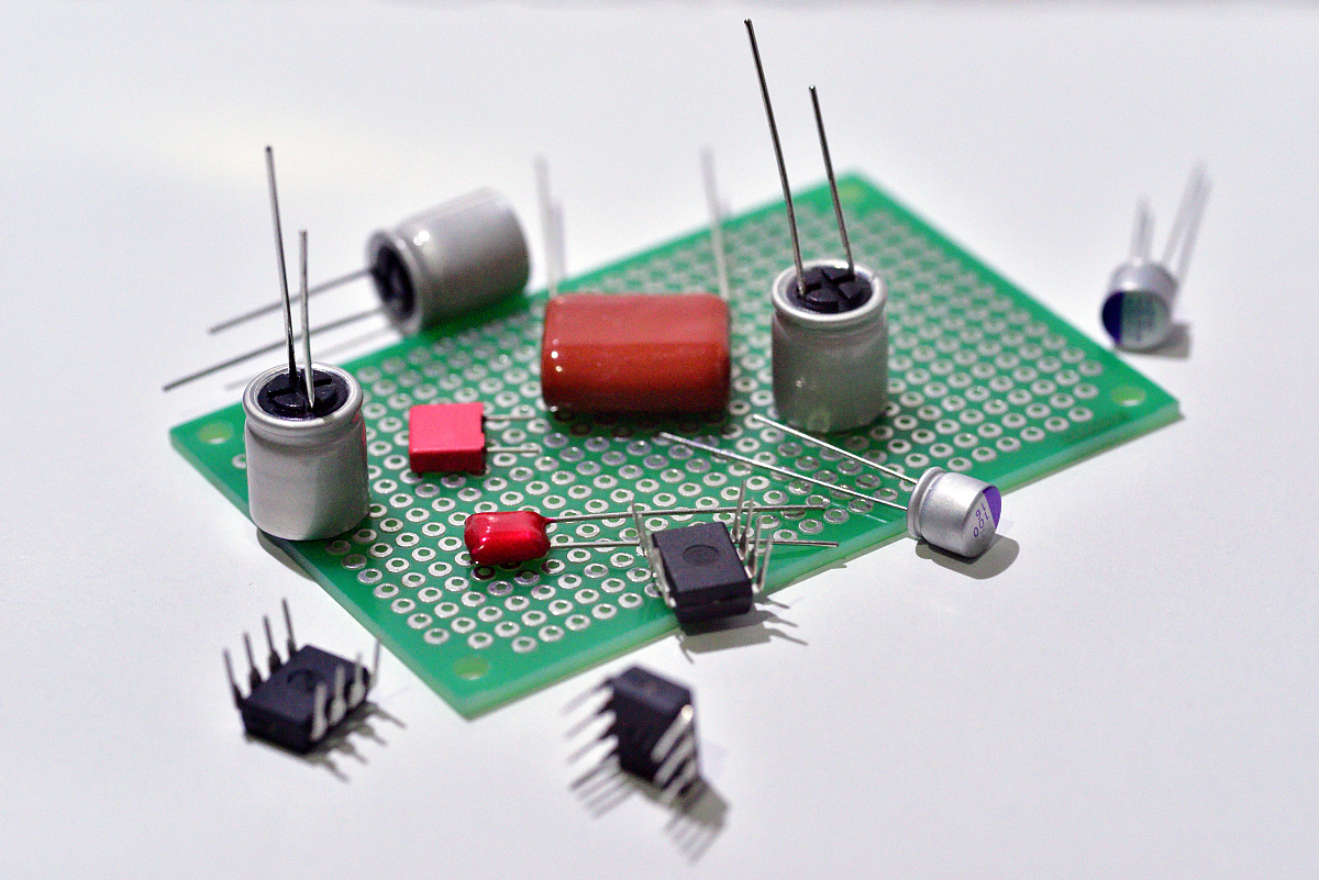 智能红外寻迹小车：优缺点分析