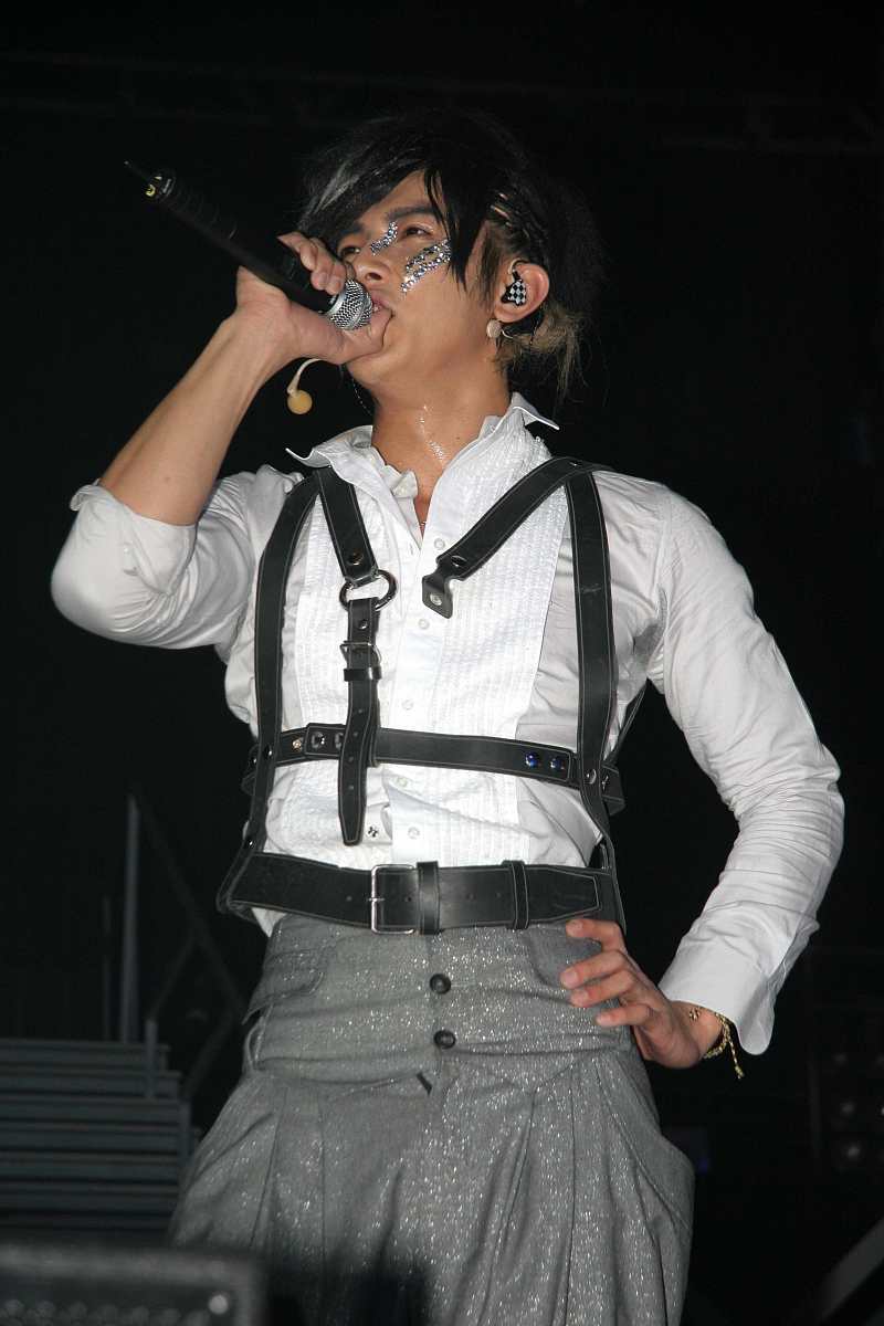 2009年4月11日,上海,飞轮海"想入飞飞世界巡回演唱会"在上海大舞台正