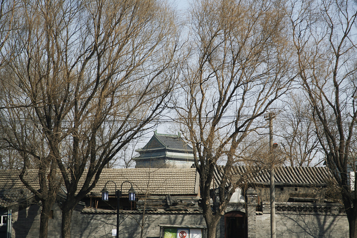 中国直接电影与中国传统文化有什么关系？请写2000字左右的说明