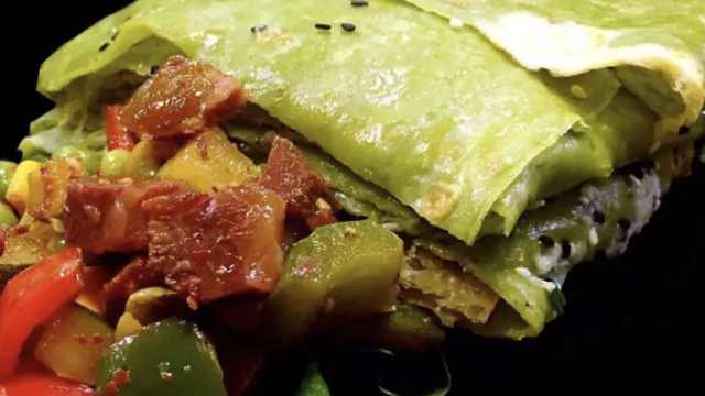 原谅色!绿绿的煎饼果子好吃伐?