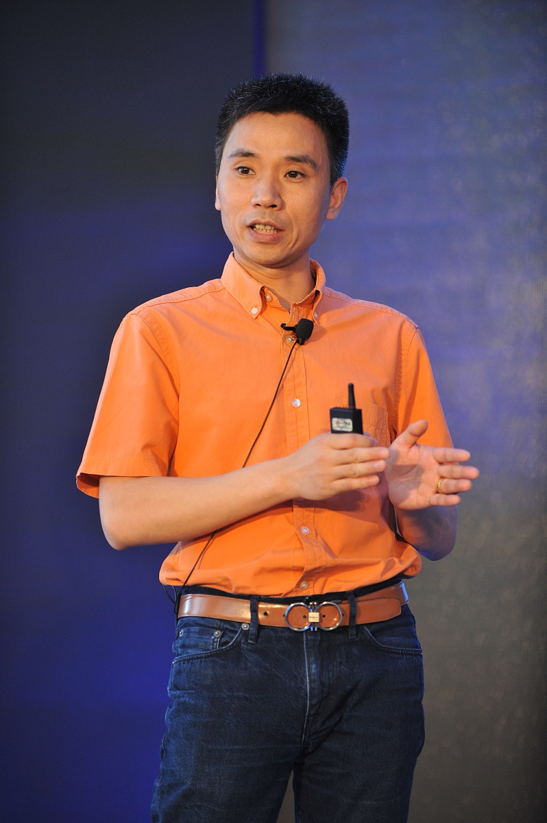 ***_***2015年05月20日,北京,世界首款双屏手机yotaphone 2进军中国发