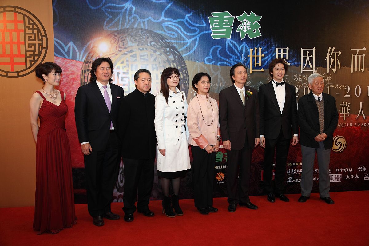 2012年3月31日,北京,《世界因你美丽-影响世界华人盛典2011至2012》在