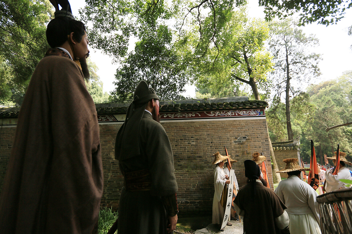 铜雀春深锁二乔