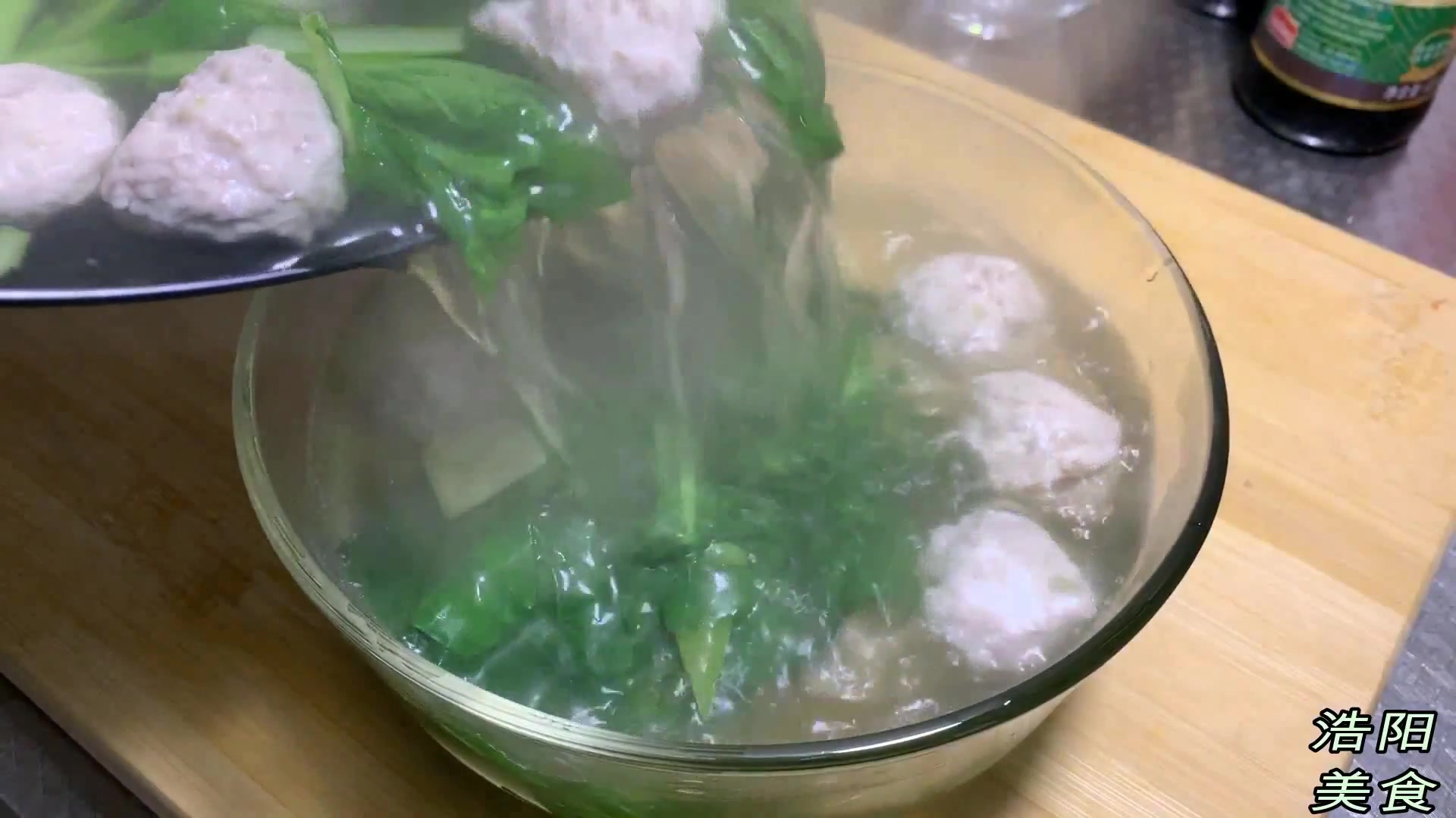 天气逐渐变冷,小白菜肉丸汤,来试试吧
