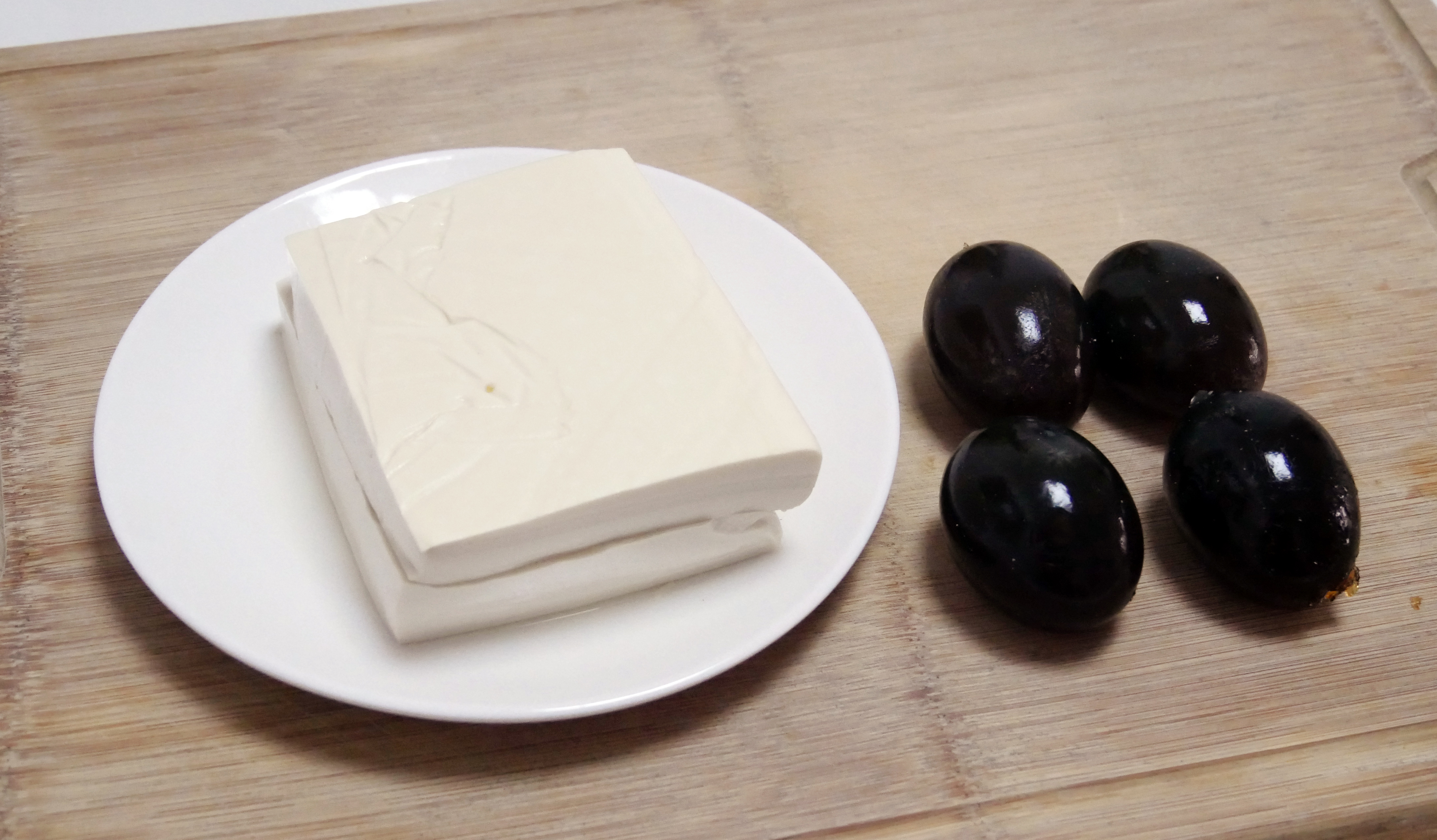 皮蛋拌豆腐,这样组合吃太美味了,比肉都香,客人吃了都叫好