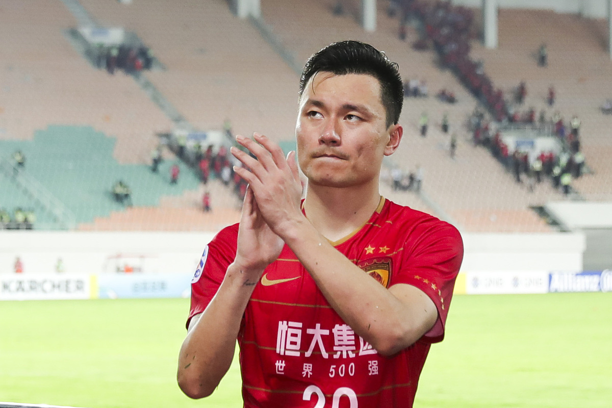 2018亚冠1/8决赛次回合:广州恒大淘宝2-2天津权健 恒大球员赛后谢场