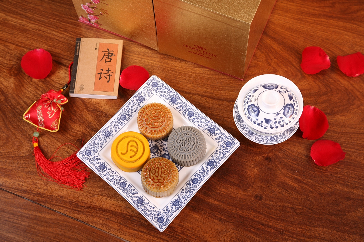 万寿斋晓月花：年轻人中秋必备！迷你月饼，好吃无负担