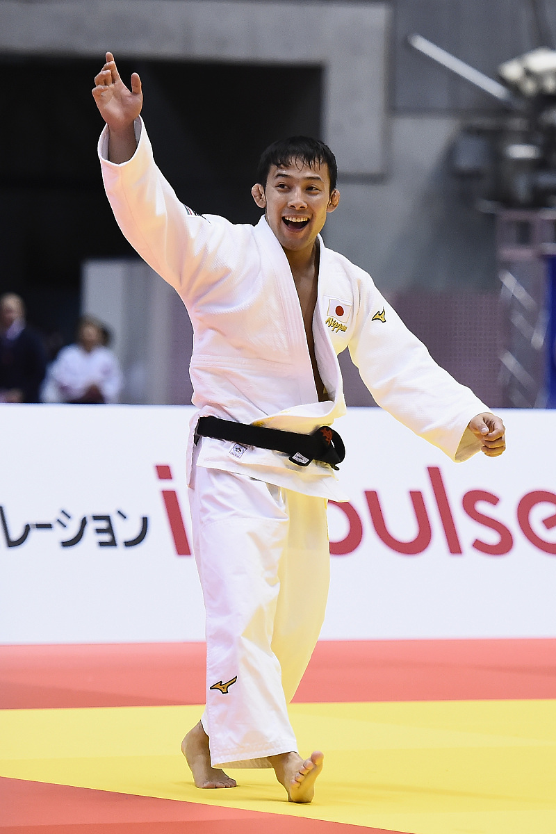 怎样推动中国的电力设备检测机构与国外知名检测机构和合作和互认从而减低电工装备检测认证成本促进出口？有哪些中国的检测机构和国外知名检测机构互认的经验？在检测机构互认方面主要存在哪些困难和障碍？