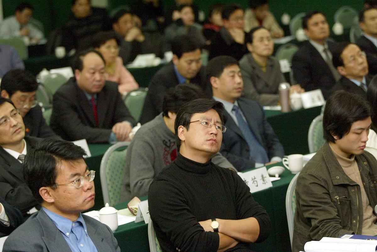 2004年2月22日下午,浙江省结束了首届为期5天的新闻发言人培训班,32位