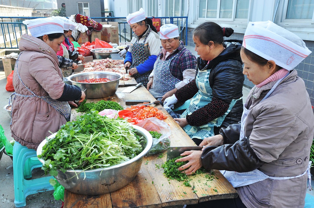 贵阳中专学校建筑工程技术专业就业方向：施工管理前景解析