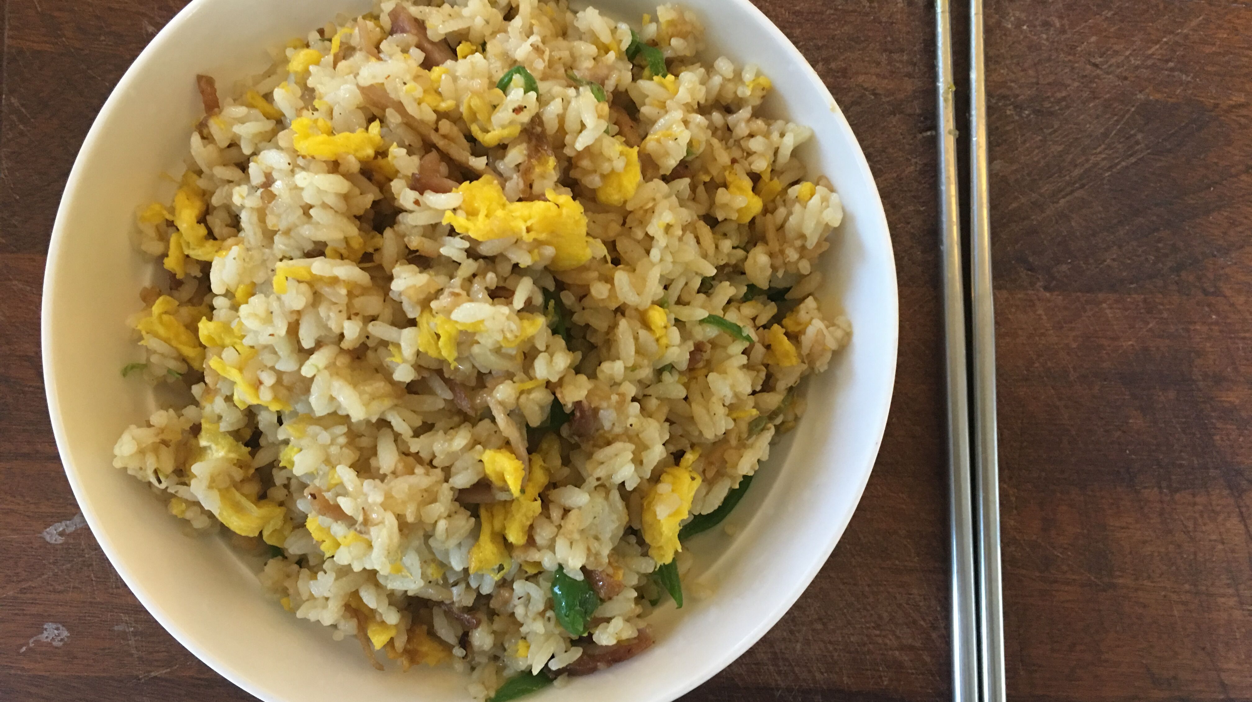 方便美味的腊肉炒饭