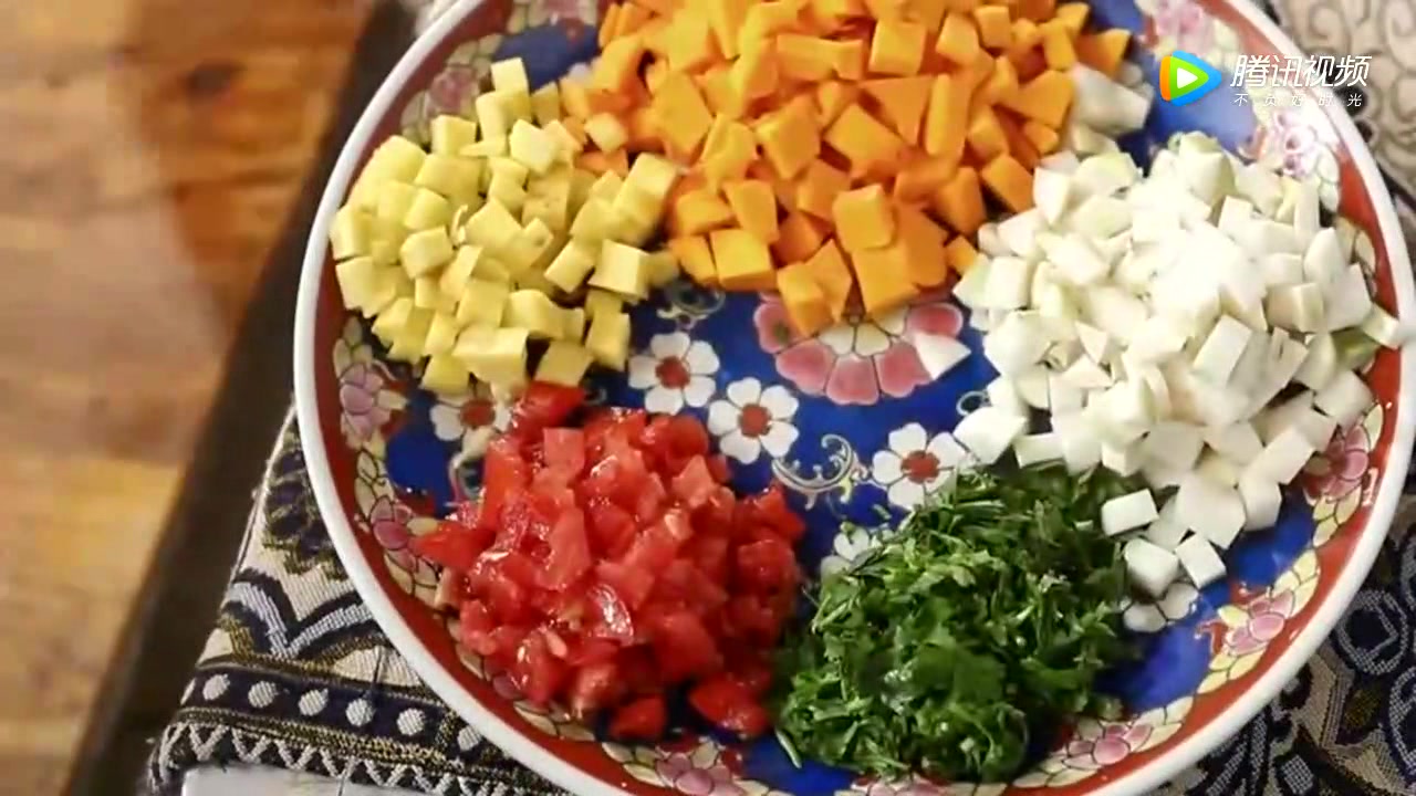 新疆味道:亚麻阿西,鸽子汤,恰玛古肉质松软,可以作为主食!