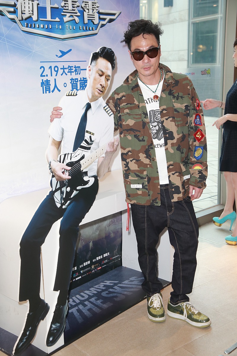 2015年2月26日,香港,电影《冲上云宵》主演到电影院进行谢票活动.***_