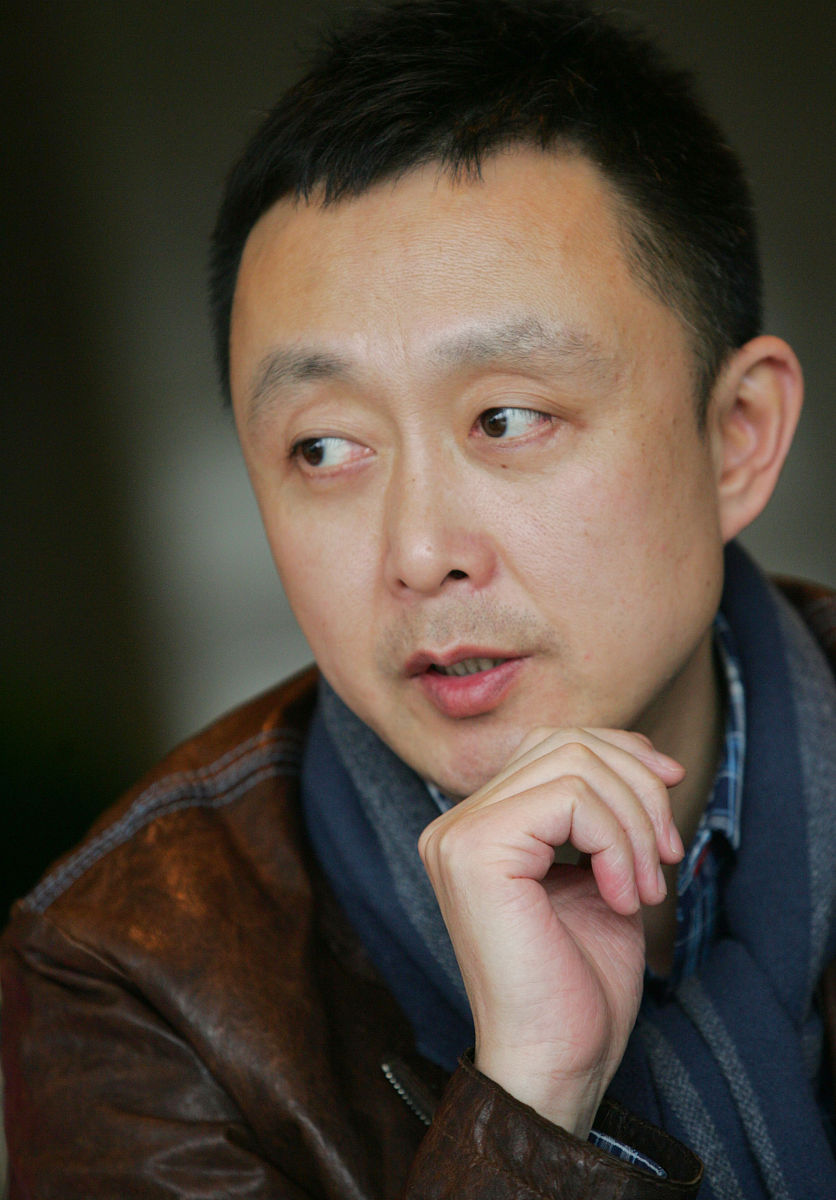 用男主叫小帅女主叫小美的表达方式概括电影《阿甘》的剧情。2000字左右