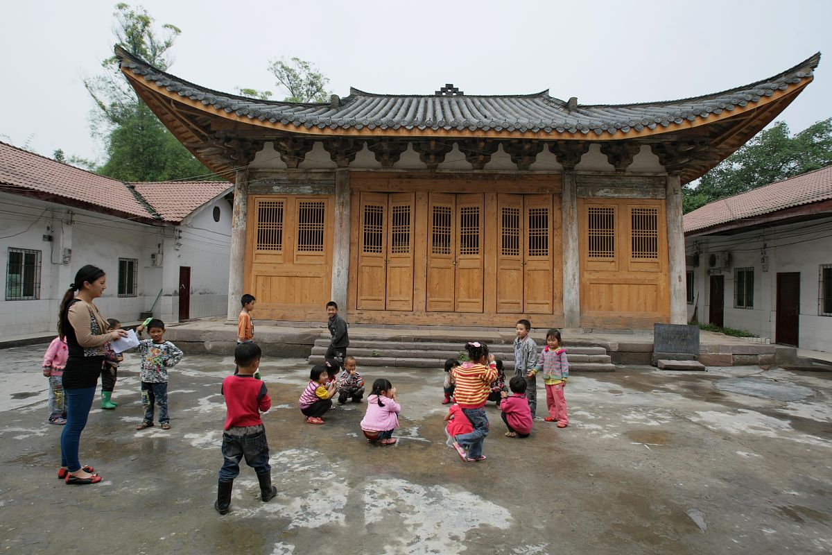 2020年重庆女生读铁路学校学什么专业好