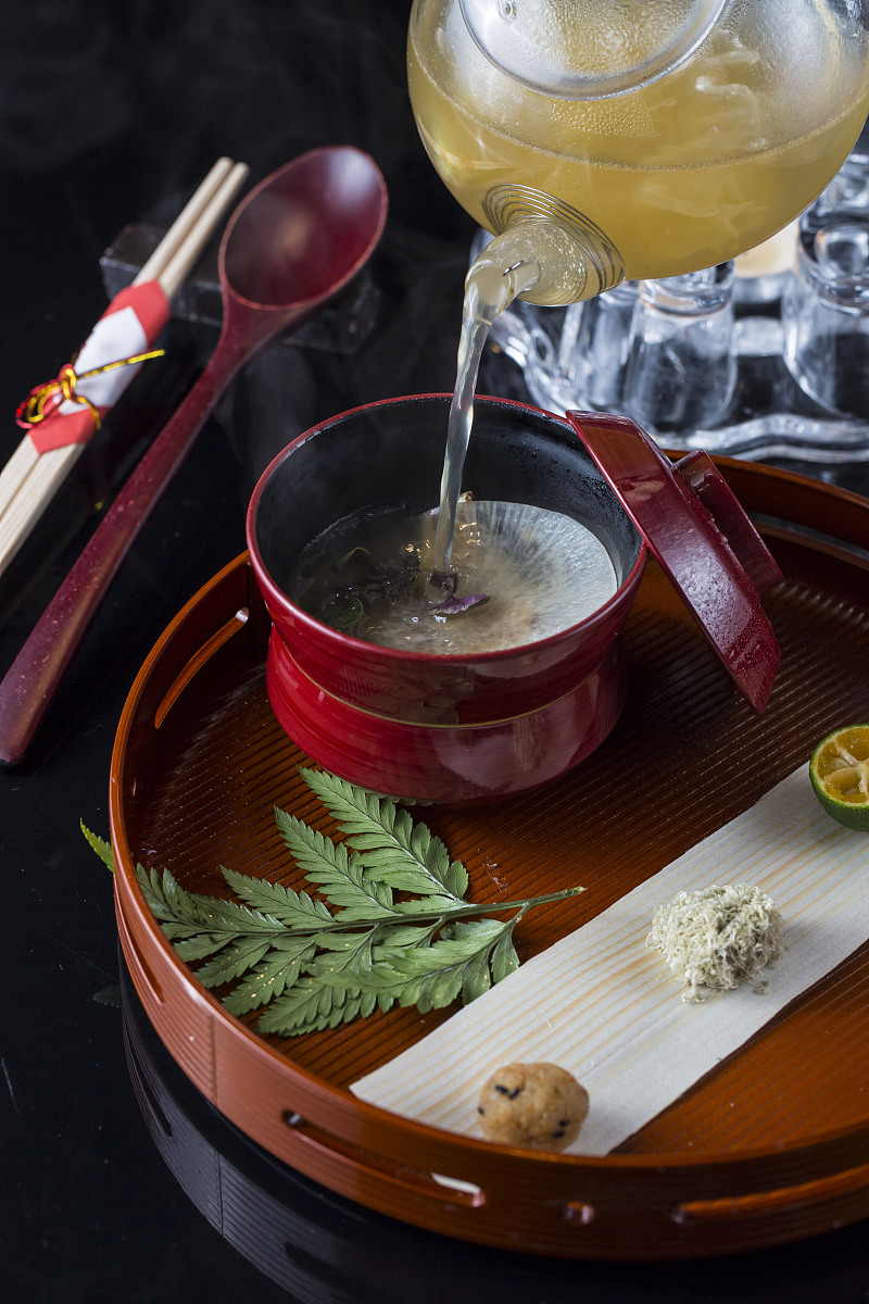 ***_***日本料理要求色自然,味鲜美,形多样,器精