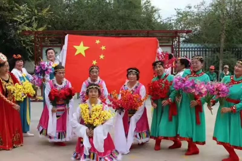 我愛你中國!新疆各族婦女姐妹向祖國母親深情告白!