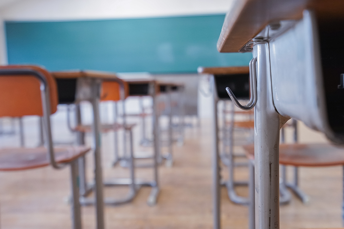 人体工学宿舍桌椅：大学生舒适学习新体验