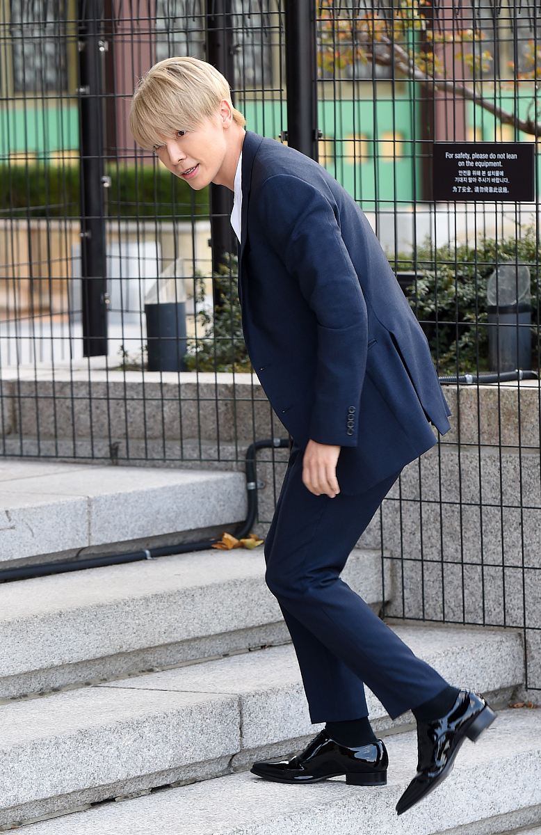 "双宋"婚礼:章子怡现身少女感十足 刘亚仁,朴宝剑,崔智友抵达