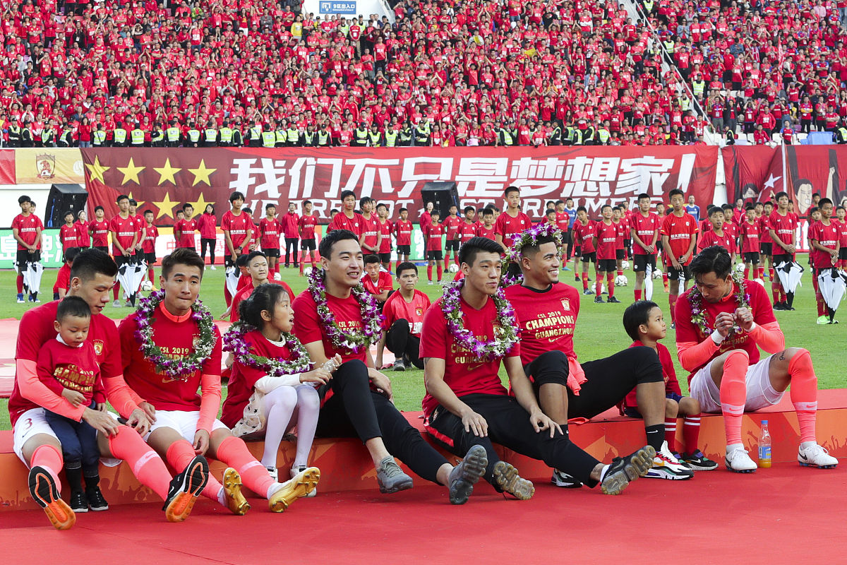 2019年12月1日,广东广州,2019中超第30轮,恒大淘宝3-0申花,赛后恒大众