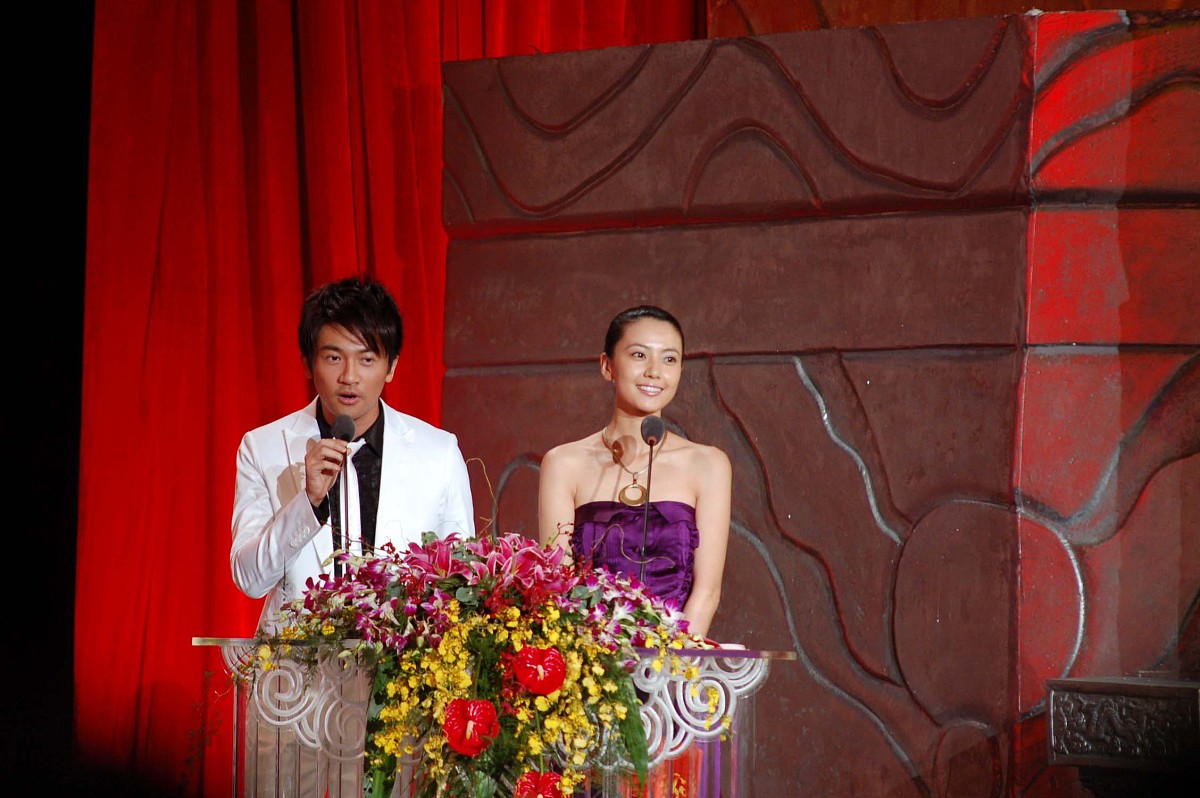 2007年8月26日,北京,第12届电影华表奖颁奖礼现场.高圆圆,苏有朋为优