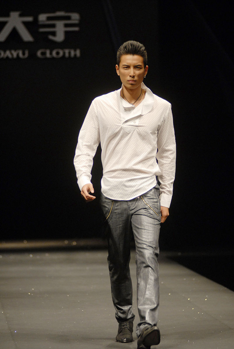 2008年11月8日,北京,中国国际时装周(2009春夏),"大宇"何建华时装发布