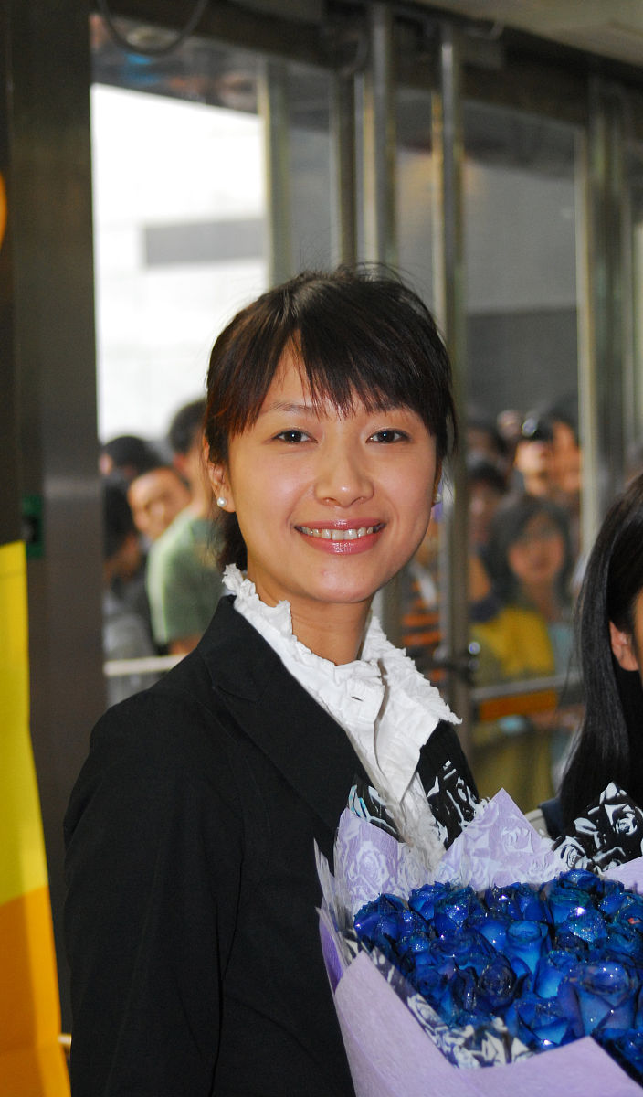 2006年5月14日,北京,徐静蕾为自己的新书《老徐和博客》在北京举行第